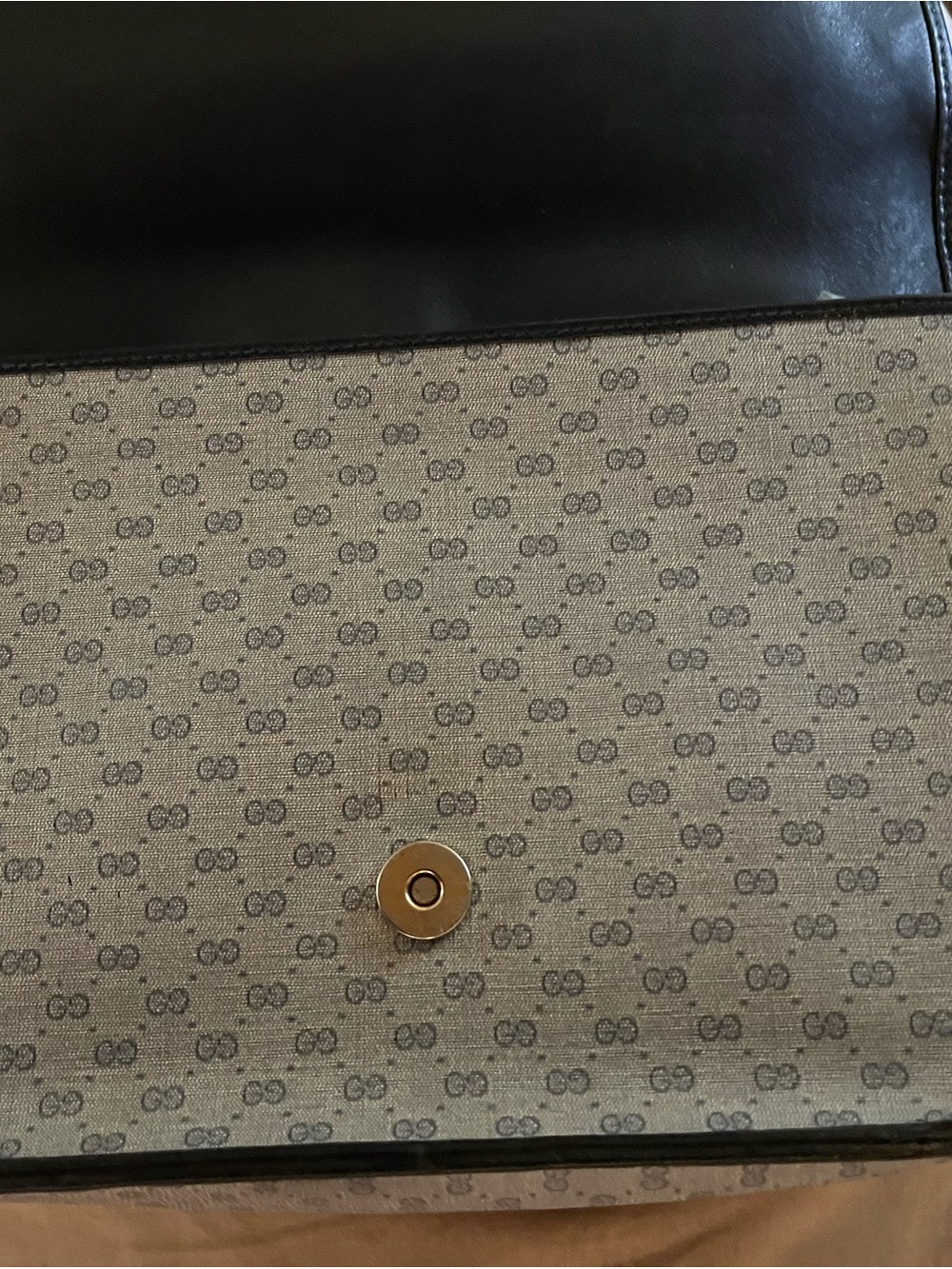 Gucci vintage crossbody bag Beige and Black with Red-Accent Stripe - Picture 5 of 12